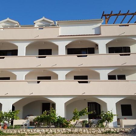 Triple Room Metajna 4120F المظهر الخارجي الصورة
